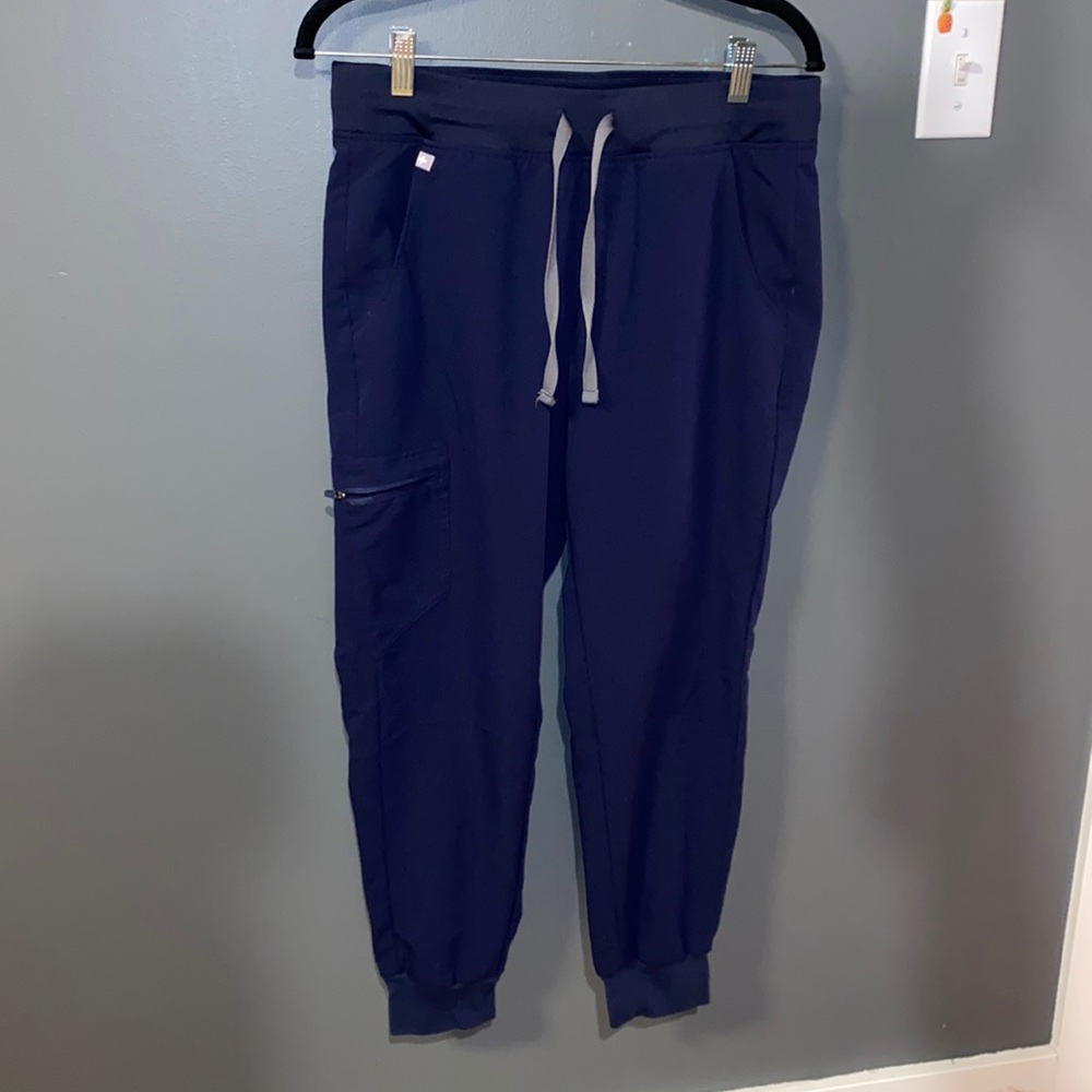 FIGS scrubs jogger pants